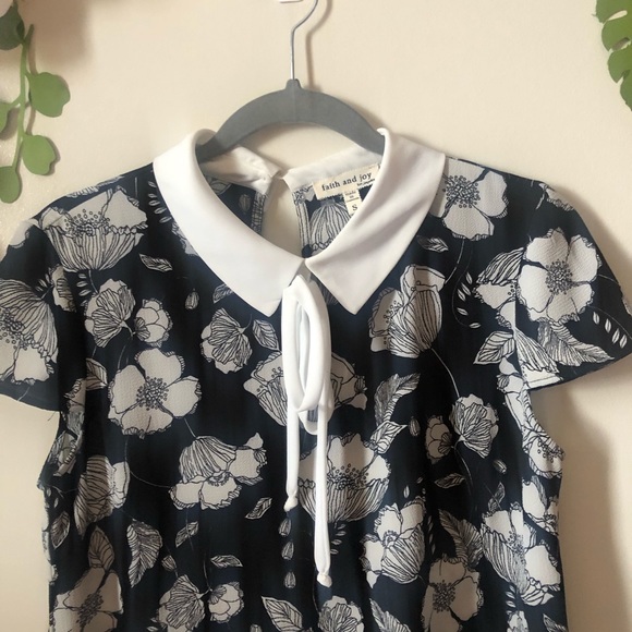 Faith and joy blouse - Picture 3 of 6